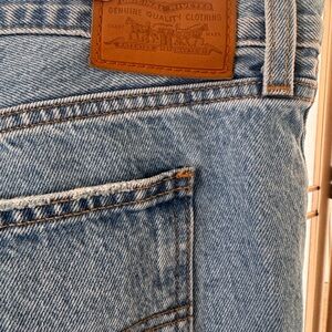 LEVIS Middy ankle bootcut jeans in the best color way !